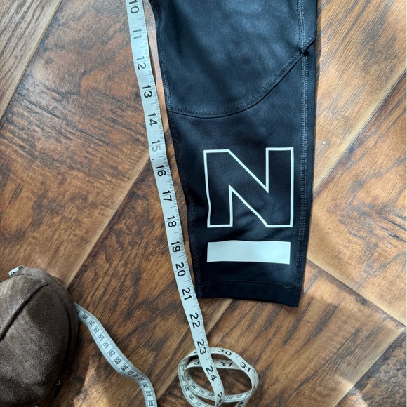 Nike Pro Black Capris Leggings Performance Fit - Picture 5 of 5